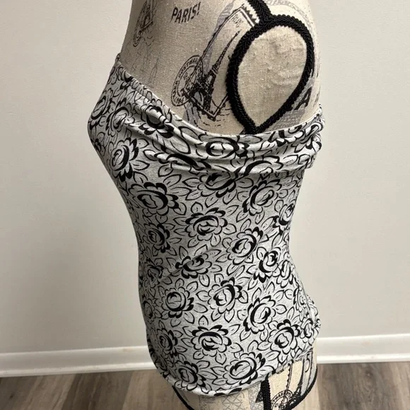 Y2k Gray Floral Tube Top - Picture 2 of 14